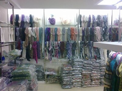 香港布塔圍巾批發(fā)零售，廠家直銷優(yōu)質(zhì)閑置二手交易